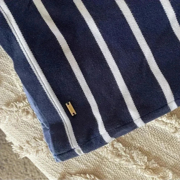 𝅺TOMMY Hilfiger T-shirts - Picture 3 of 3